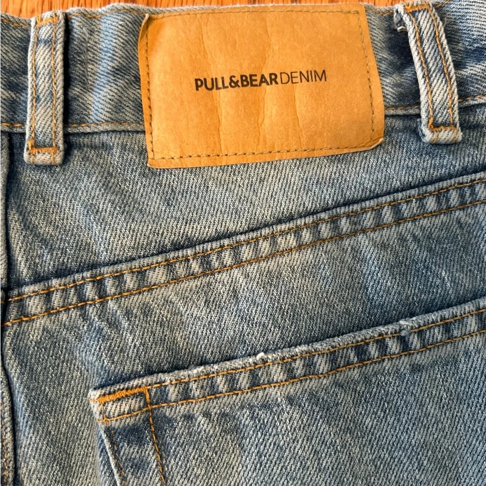 Pull&Bear Boyfriend Jeans, Distressed and Ripped Detail, High Waist, Size 4 / 25 - Picture 15 of 15